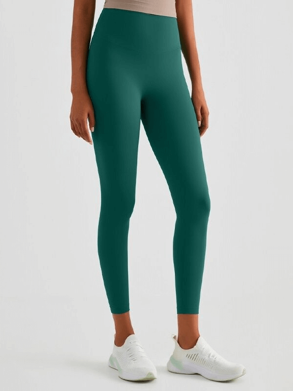 Seamless Breathable Women's Fitness Leggings in green, perfect for yoga, made of nylon and spandex for flexibility and comfort.